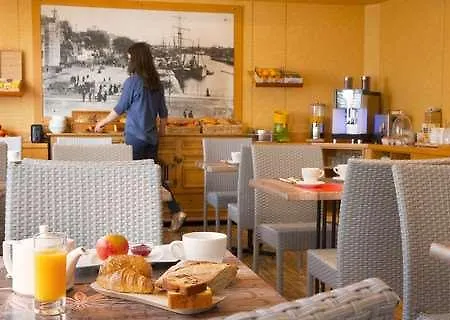 Escale Oceania Brest 3*