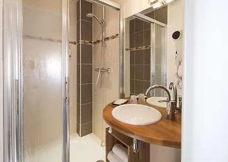 Escale Oceania Brest Hotel 3*
