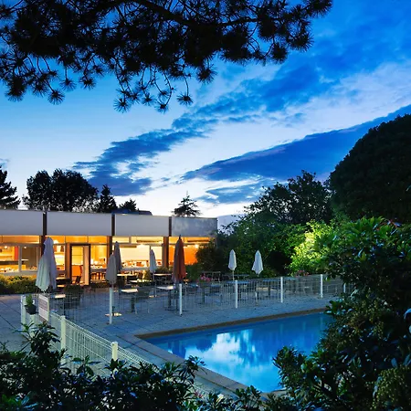 Escale Oceania Brest 3*